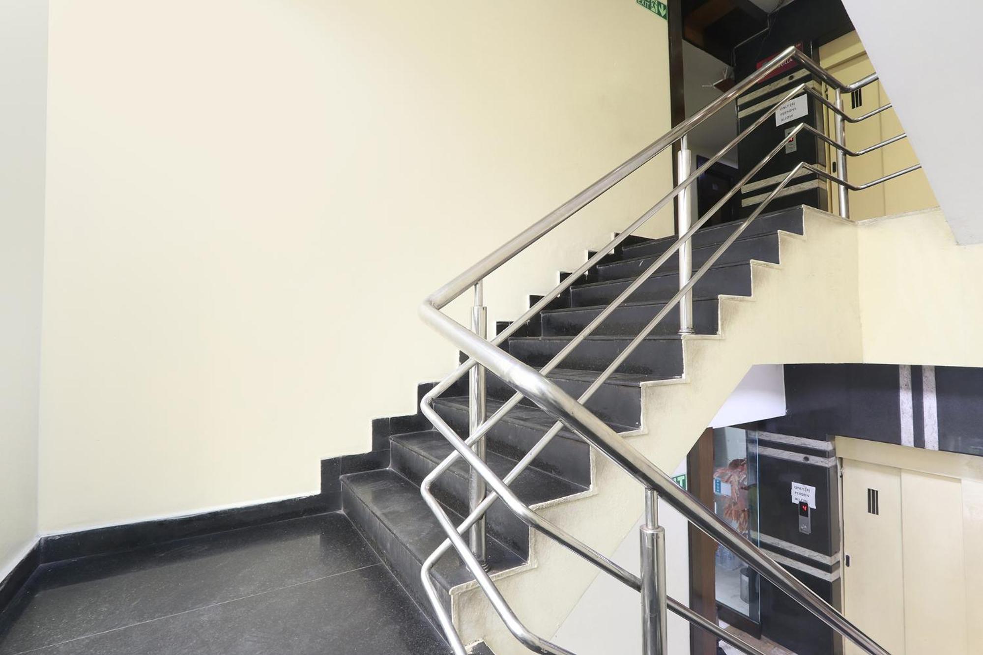 Fabhotel Royal Residency II - Nr Lakdikapul Metro Station Hyderabad Eksteriør billede