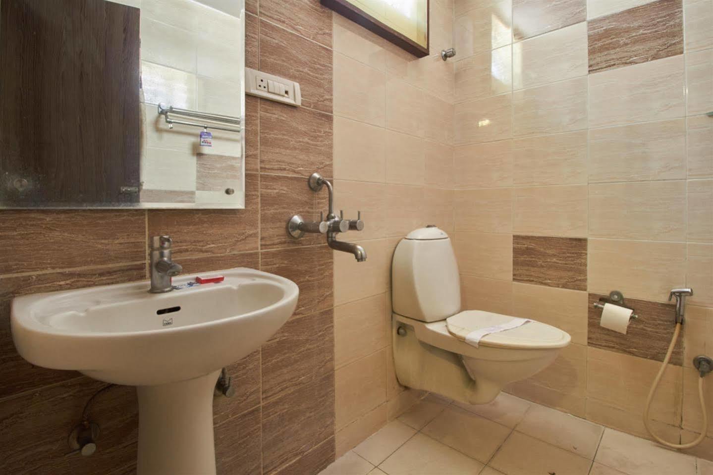 Fabhotel Royal Residency II - Nr Lakdikapul Metro Station Hyderabad Eksteriør billede