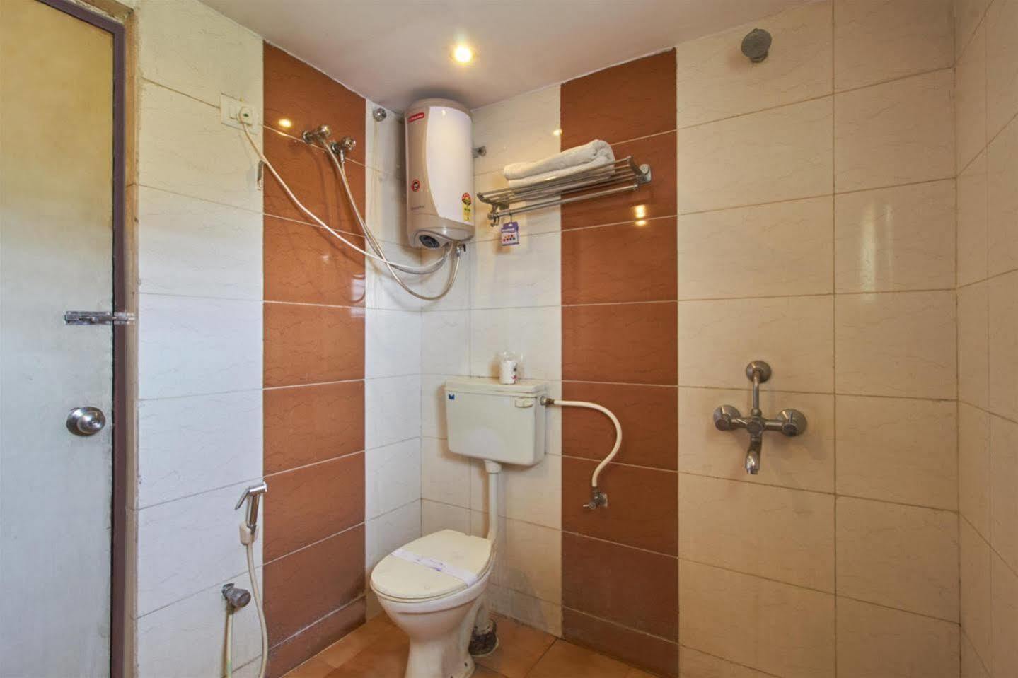 Fabhotel Royal Residency II - Nr Lakdikapul Metro Station Hyderabad Eksteriør billede