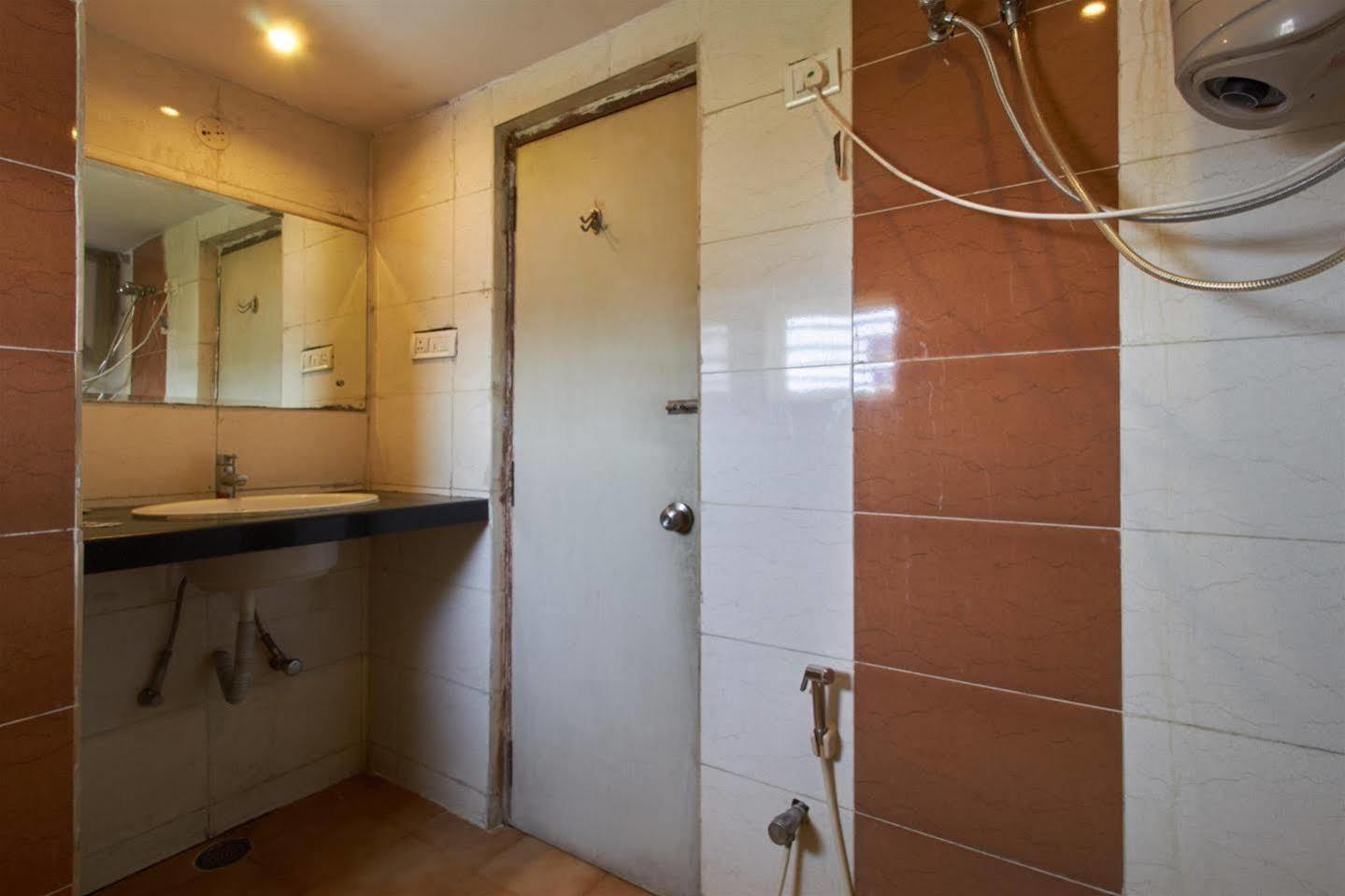 Fabhotel Royal Residency II - Nr Lakdikapul Metro Station Hyderabad Eksteriør billede