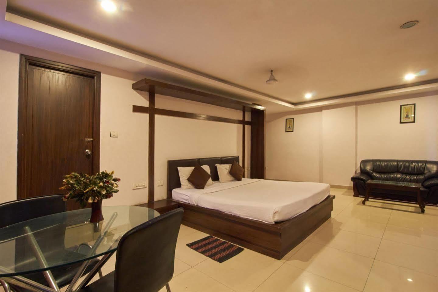Fabhotel Royal Residency II - Nr Lakdikapul Metro Station Hyderabad Eksteriør billede